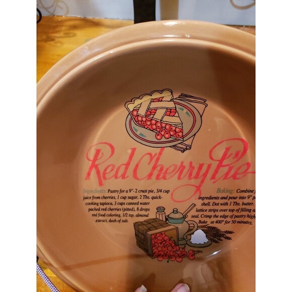 RED CHERRY 11" PIE DEEP DISH SERVER KEEPER w/ RECIPE WELCOME ENT CO EUC - Picture 3 of 7